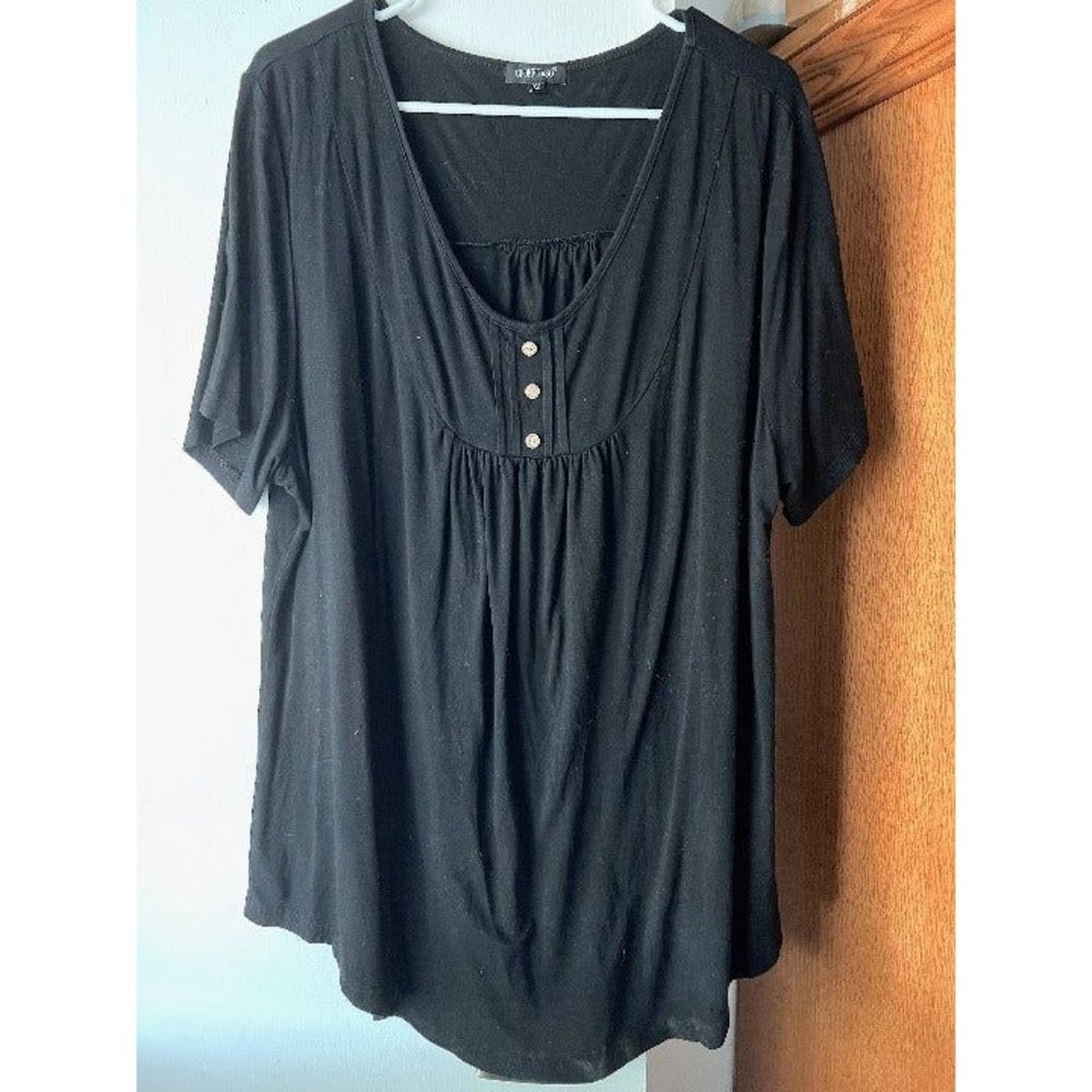 Cpokrtwso Brand 3X Woman's Short Sleeved Black Shirt